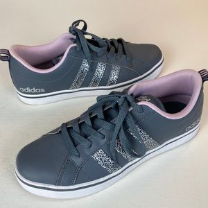 🤍Adidas VS Pace skater sneakers, grey with metallic animal print, womens size 8